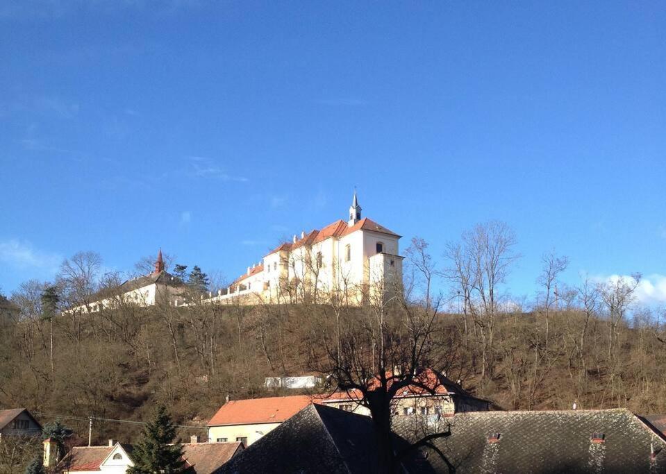 Apt. Overlooking The Castle Nizbor20Km From Prague Zewnętrze zdjęcie